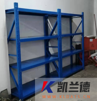 某企業(yè)合作中型貨架