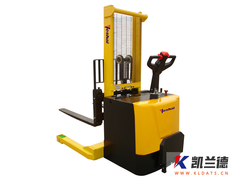 高端型全電動堆高車-002