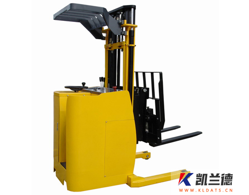貨叉前移式堆高車-001